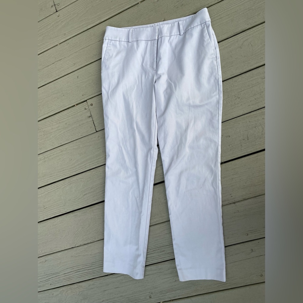 Ann Taylor - Woman’s cream high rise crop pants, Size: 8